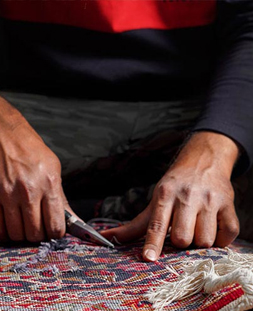 رفو گری قالی در قالیشویی فرحزاد